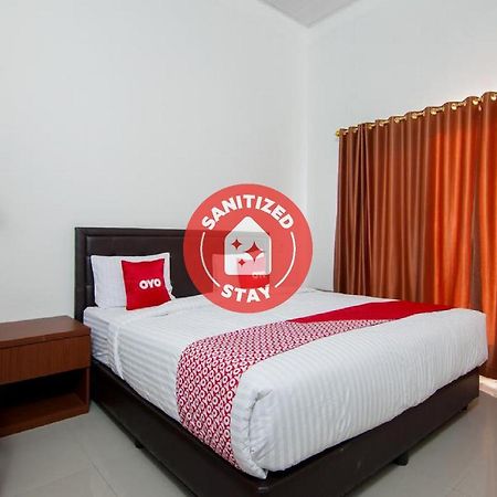 Oyo 1819 Aries Hotel Siborongborong Bagian luar foto