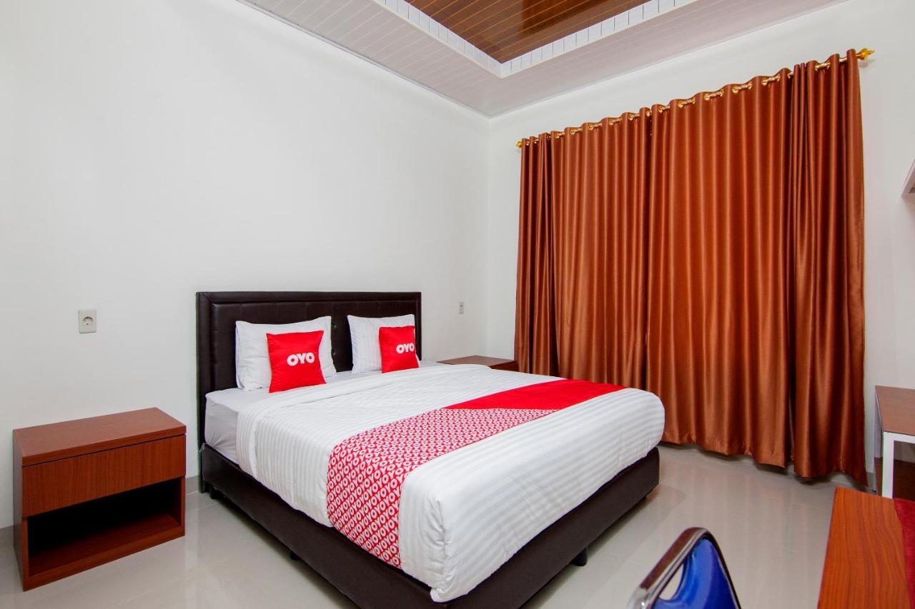 Oyo 1819 Aries Hotel Siborongborong Bagian luar foto