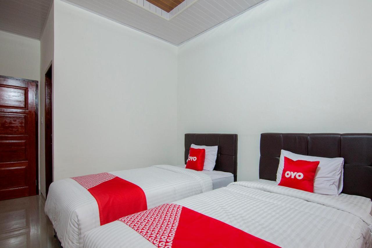 Oyo 1819 Aries Hotel Siborongborong Bagian luar foto